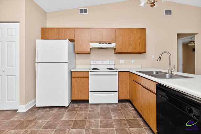 233 Somerset Drive, Warner Robins, GA 31088
