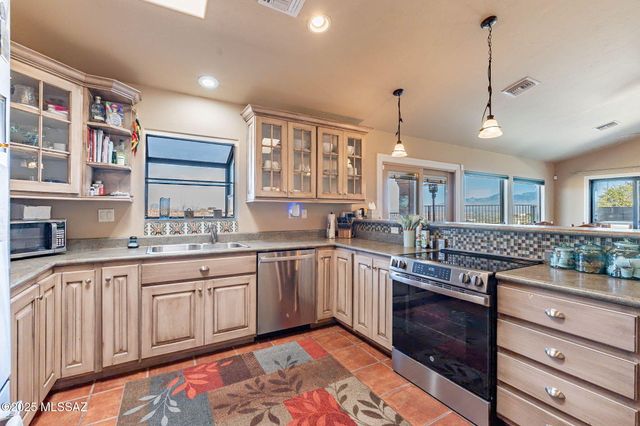 1491 Circulo Sombrero Rio, Rio Rico, AZ 85648