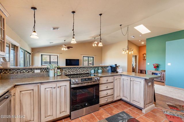 1491 Circulo Sombrero Rio, Rio Rico, AZ 85648