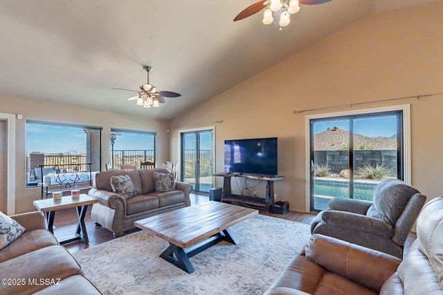 1491 Circulo Sombrero Rio, Rio Rico, AZ 85648