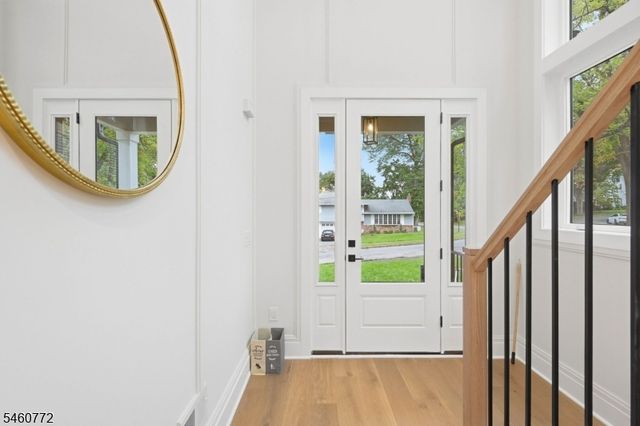 8 Roosevelt Ter, Livingston Twp., NJ 07039