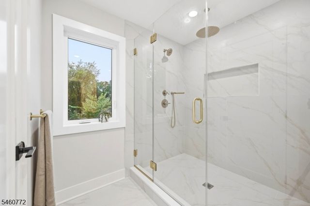 8 Roosevelt Ter, Livingston Twp., NJ 07039
