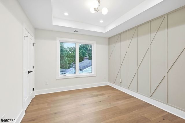 8 Roosevelt Ter, Livingston Twp., NJ 07039