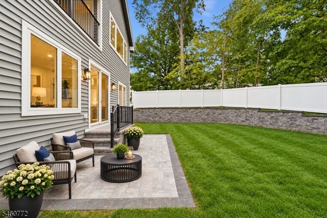 8 Roosevelt Ter, Livingston Twp., NJ 07039