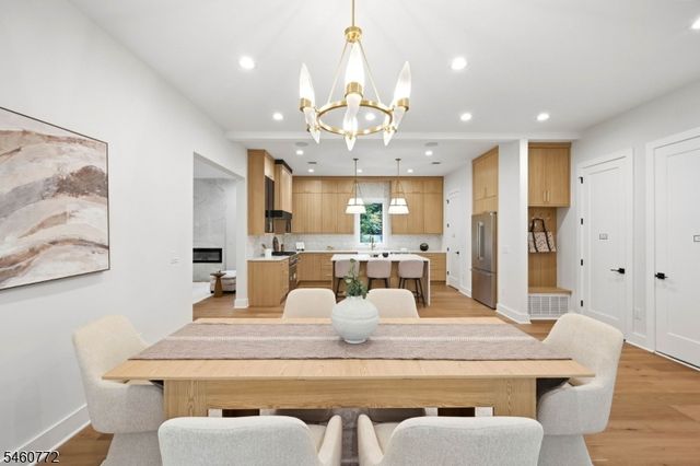 8 Roosevelt Ter, Livingston Twp., NJ 07039