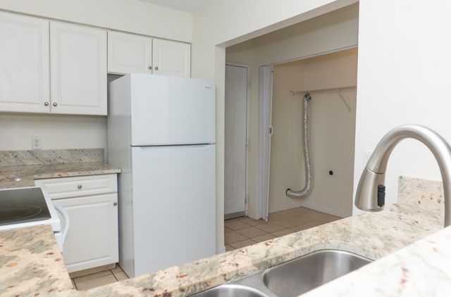 4270 Calinda Lane APT 326, Niceville, FL 32578