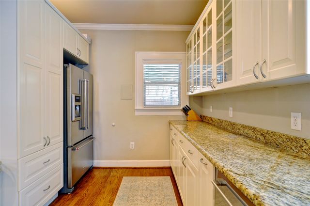 3915 W 6th Street, Fort Worth, TX 76107