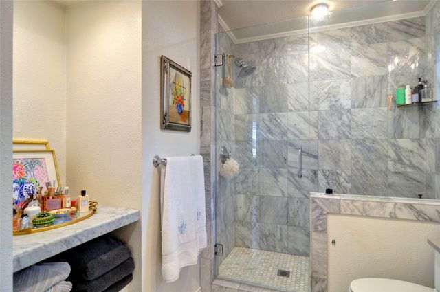 3915 W 6th Street, Fort Worth, TX 76107