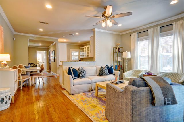 3915 W 6th Street, Fort Worth, TX 76107