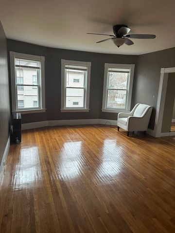 225 Gibson 2, Lowell, MA 01851