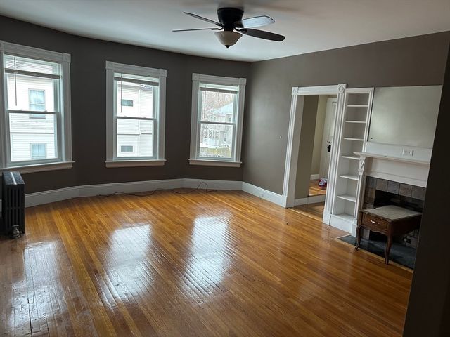 225 Gibson 2, Lowell, MA 01851