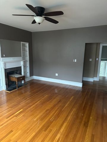 225 Gibson 2, Lowell, MA 01851