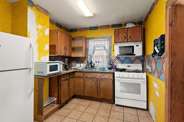 982 Case Avenue, Saint Paul, MN 55106