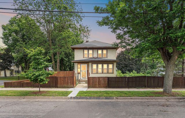 982 Case Avenue, Saint Paul, MN 55106