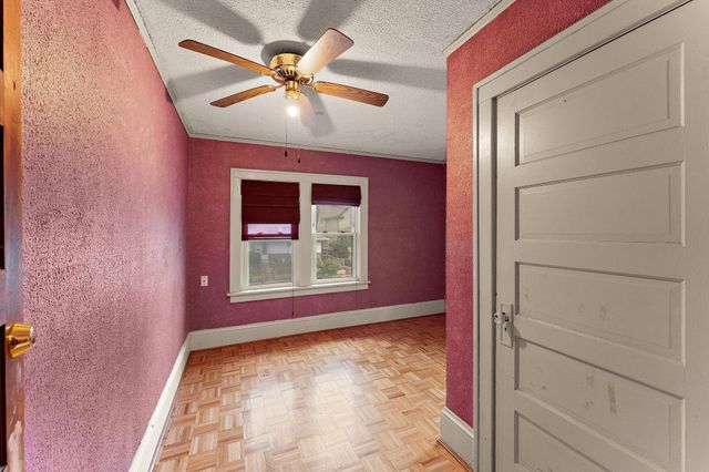 982 Case Avenue, Saint Paul, MN 55106