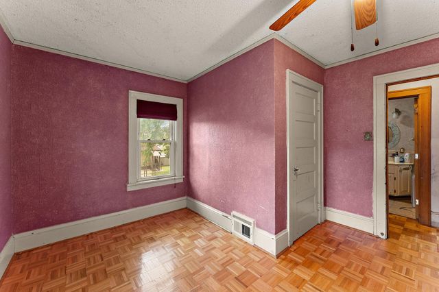 982 Case Avenue, Saint Paul, MN 55106