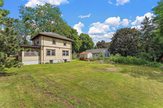 982 Case Avenue, Saint Paul, MN 55106