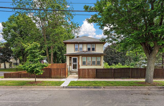 982 Case Avenue, Saint Paul, MN 55106