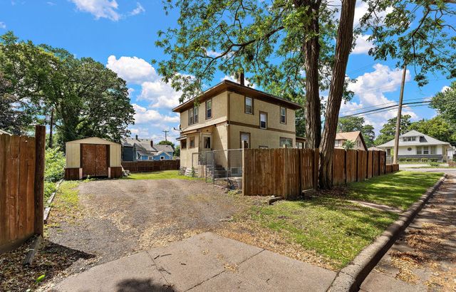 982 Case Avenue, Saint Paul, MN 55106