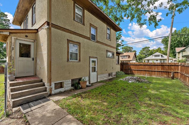 982 Case Avenue, Saint Paul, MN 55106