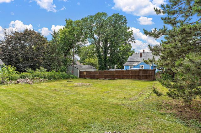 982 Case Avenue, Saint Paul, MN 55106