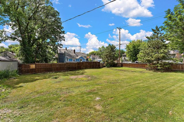 982 Case Avenue, Saint Paul, MN 55106