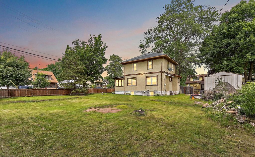 982 Case Avenue, Saint Paul, MN 55106