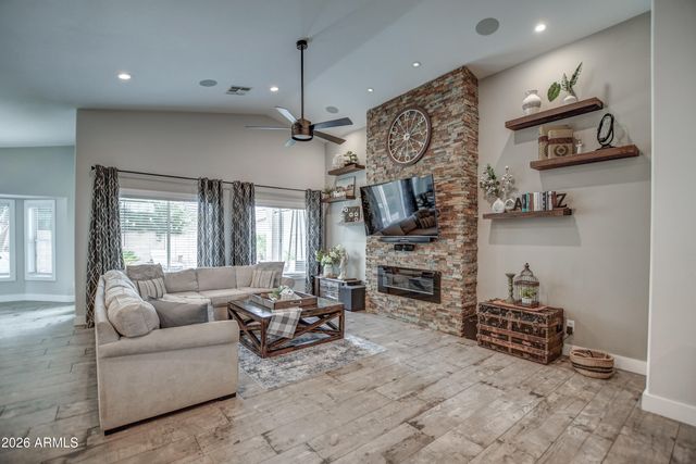 8809 W ALEX Avenue, Peoria, AZ 85382