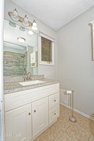 638 Top Ridge Drive, Guilderland, NY 12203