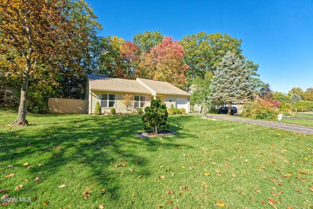 638 Top Ridge Drive, Guilderland, NY 12203
