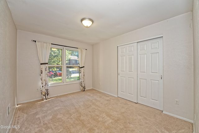 638 Top Ridge Drive, Guilderland, NY 12203