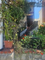 306 6th, Huntington Beach, CA 92648
