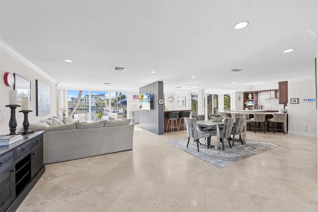 910 Jasmine Drive, Delray Beach, FL 33483