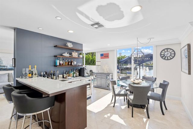 910 Jasmine Drive, Delray Beach, FL 33483