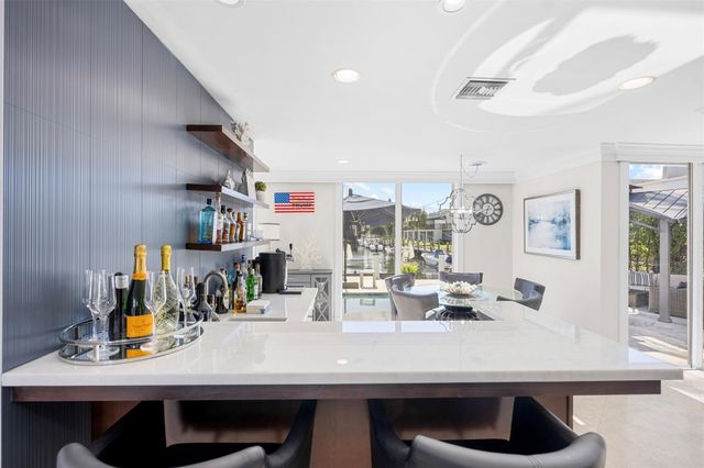 910 Jasmine Drive, Delray Beach, FL 33483