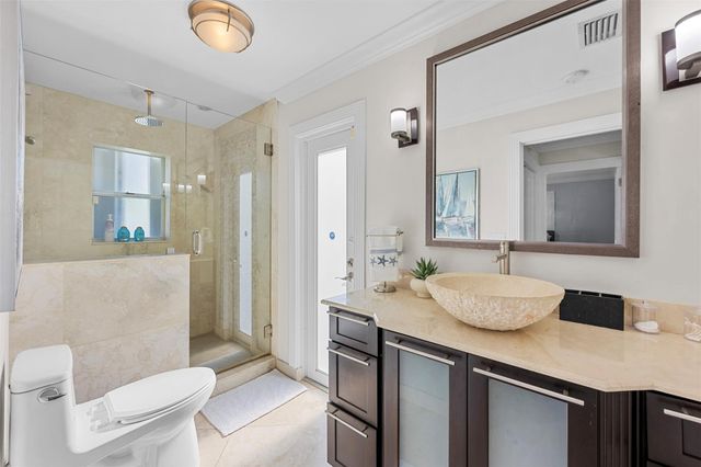 910 Jasmine Drive, Delray Beach, FL 33483