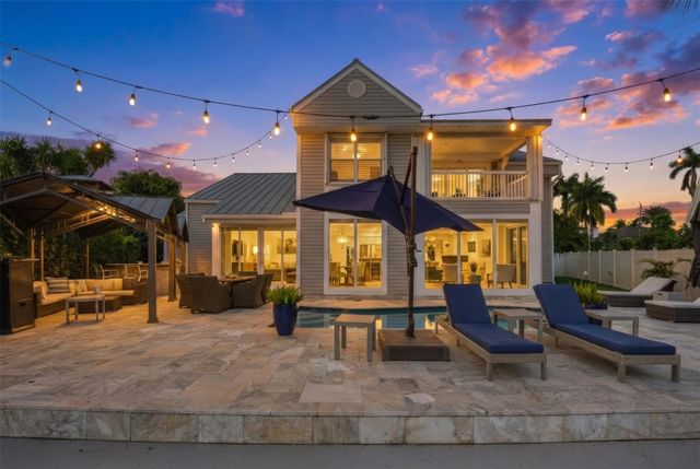 910 Jasmine Drive, Delray Beach, FL 33483