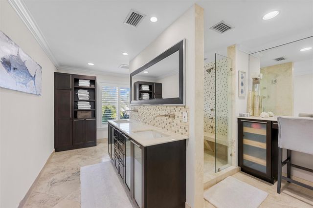 910 Jasmine Drive, Delray Beach, FL 33483