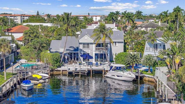 910 Jasmine Drive, Delray Beach, FL 33483