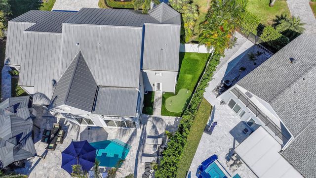 910 Jasmine Drive, Delray Beach, FL 33483