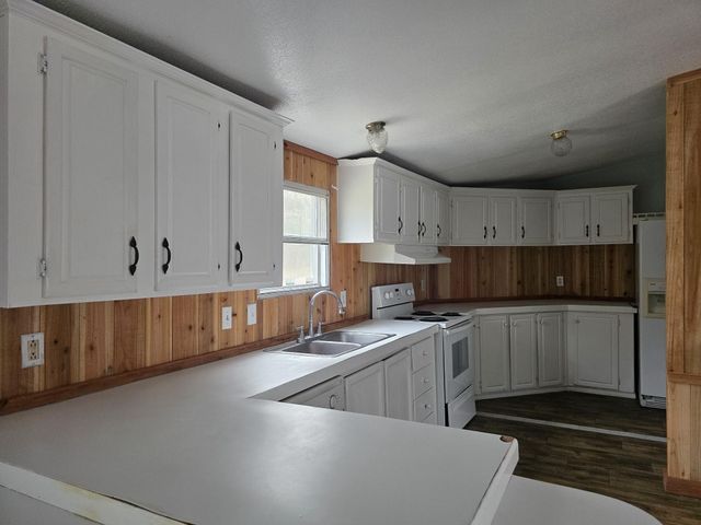 309, 331, 344 Holmes Road, Onalaska, TX 77360