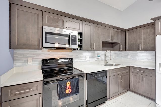 4385 Willow Brook Circle, West Palm Beach, FL 33417