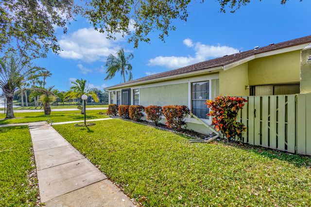 4385 Willow Brook Circle, West Palm Beach, FL 33417