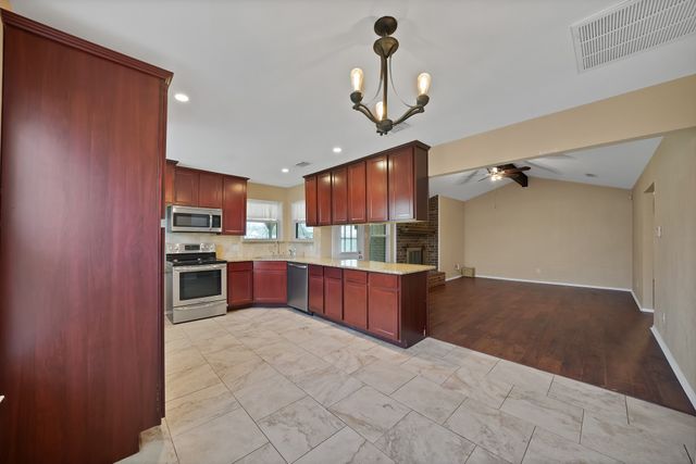 4409 Aspen Way, Haltom City, TX 76137