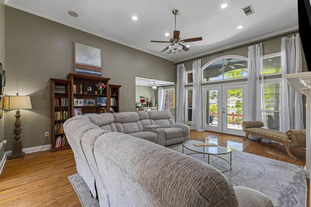 29 Stones Throw Dr., Hattiesburg, MS 39402