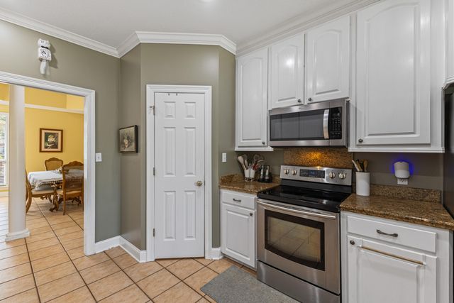 29 Stones Throw Dr., Hattiesburg, MS 39402