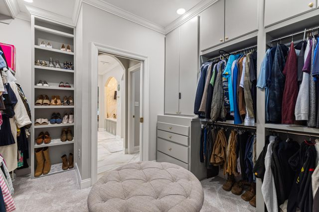 29 Stones Throw Dr., Hattiesburg, MS 39402