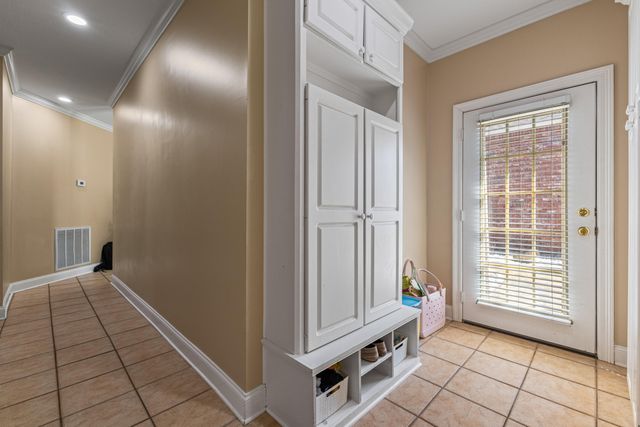 29 Stones Throw Dr., Hattiesburg, MS 39402