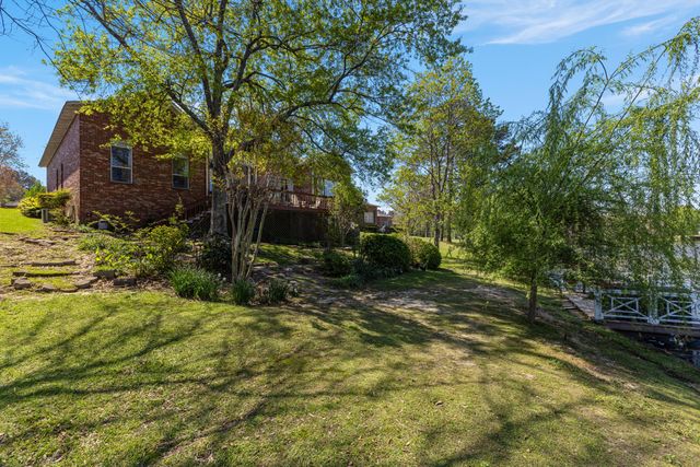 29 Stones Throw Dr., Hattiesburg, MS 39402