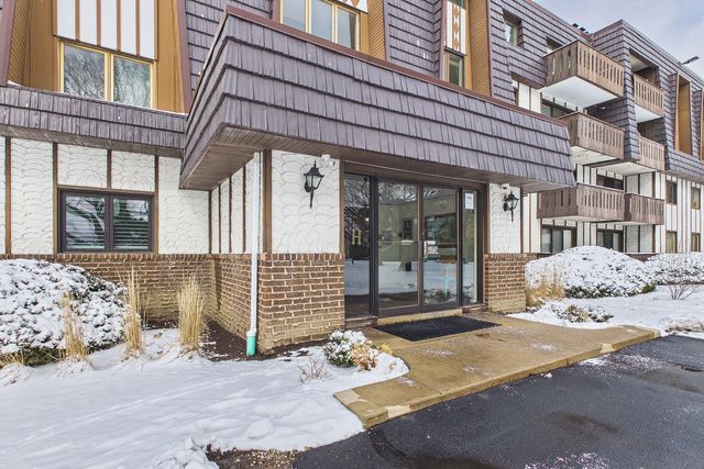 13000 W Heiden Circle 3105, Lake Bluff, IL 60044